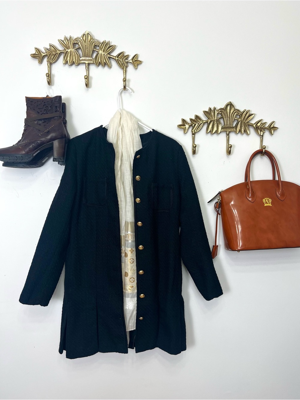 🆕Elegant black textured tweed jacket M/L Ptp 21” l 35”